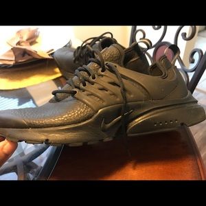 All Black Nike Presto